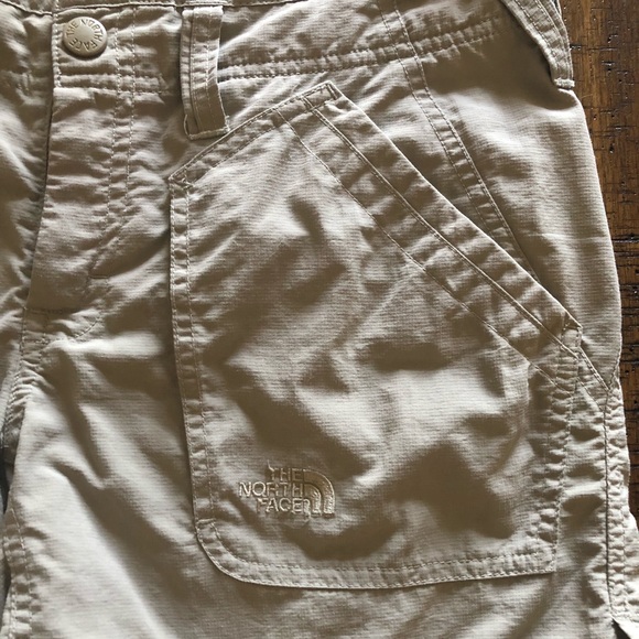 North Face hiking shorts - Picture 2 of 4